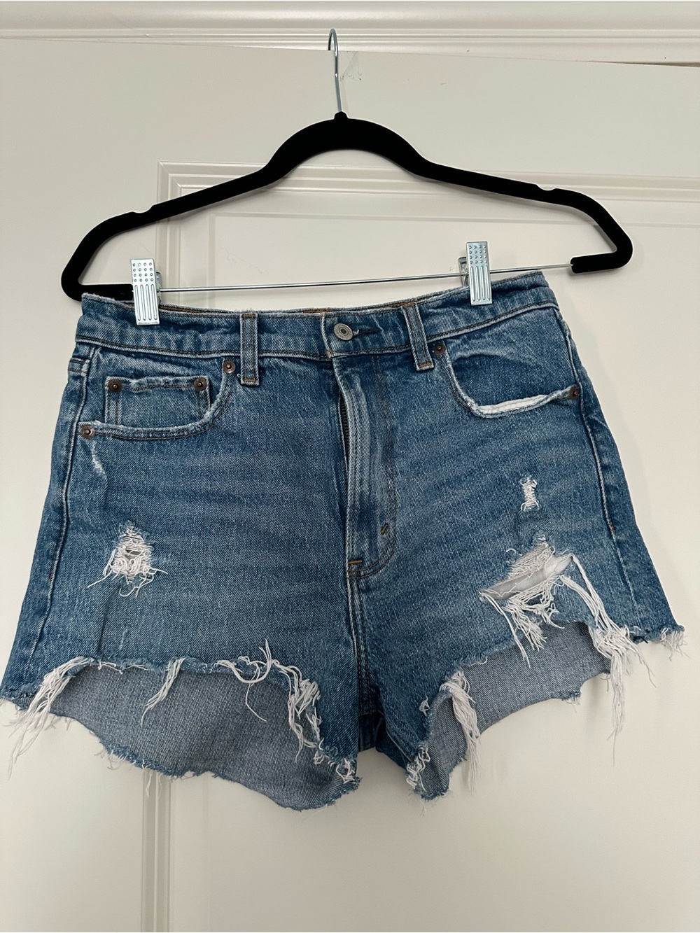 Abercrombie & Fitch Distressed Blue Denim The Mom Short High-Rise